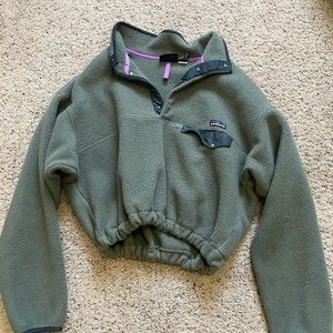 Cropped Patagonia pullover
